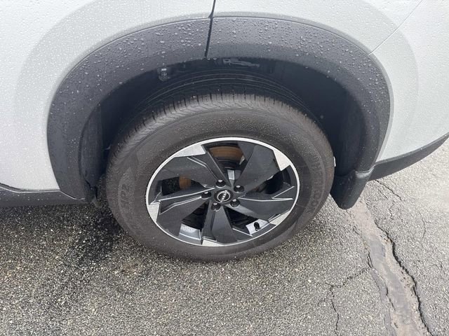 Used 2025 Nissan Rogue SV image 13