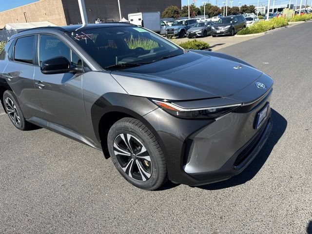 Used 2023 Toyota bZ4X AWD w/ Weather Package image 4