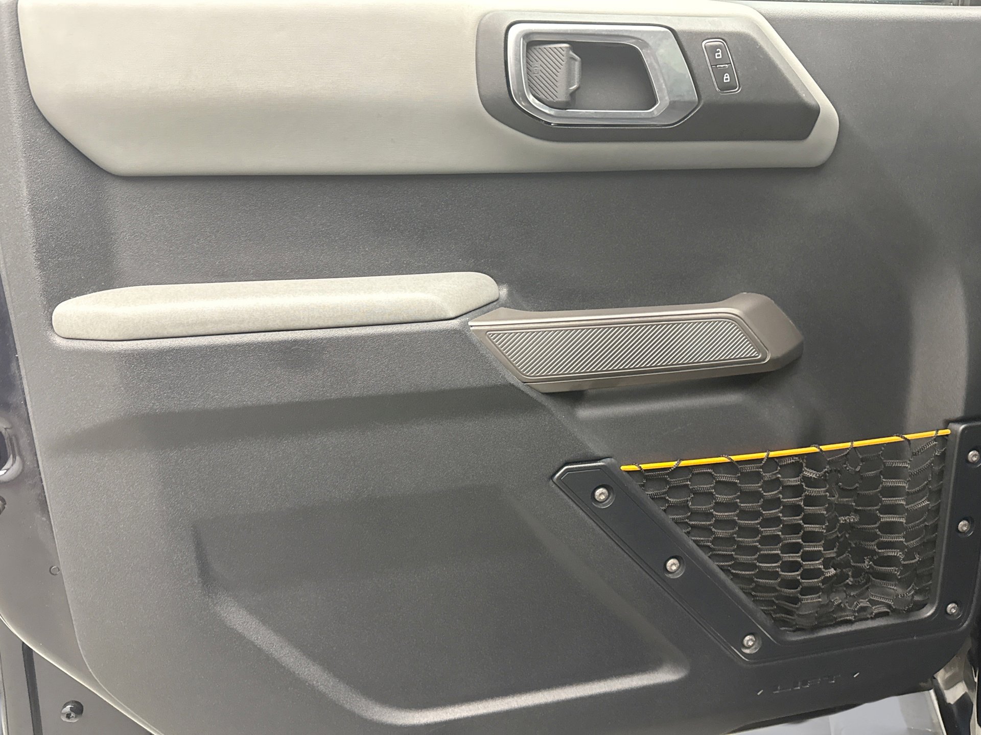 Used 2021 Ford Bronco Badlands image 9