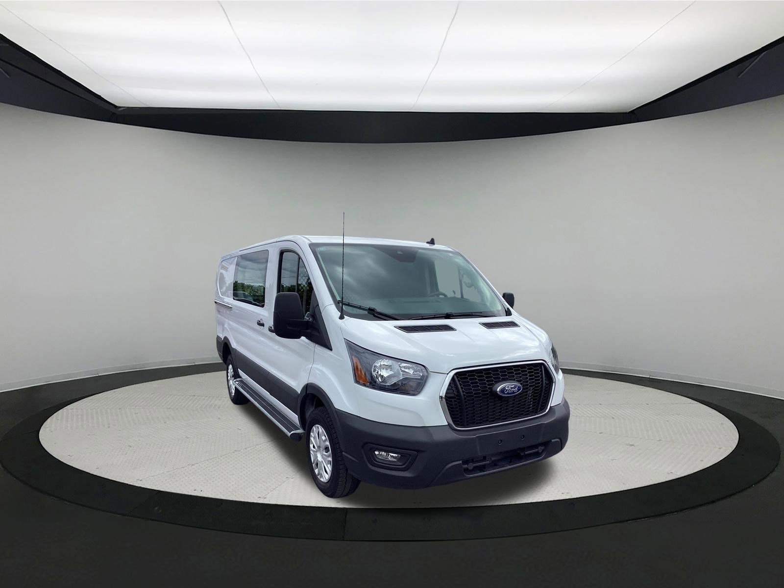 Used 2024 Ford Transit 250 Low Roof w/ Exterior Upgrade Package RWD image 2