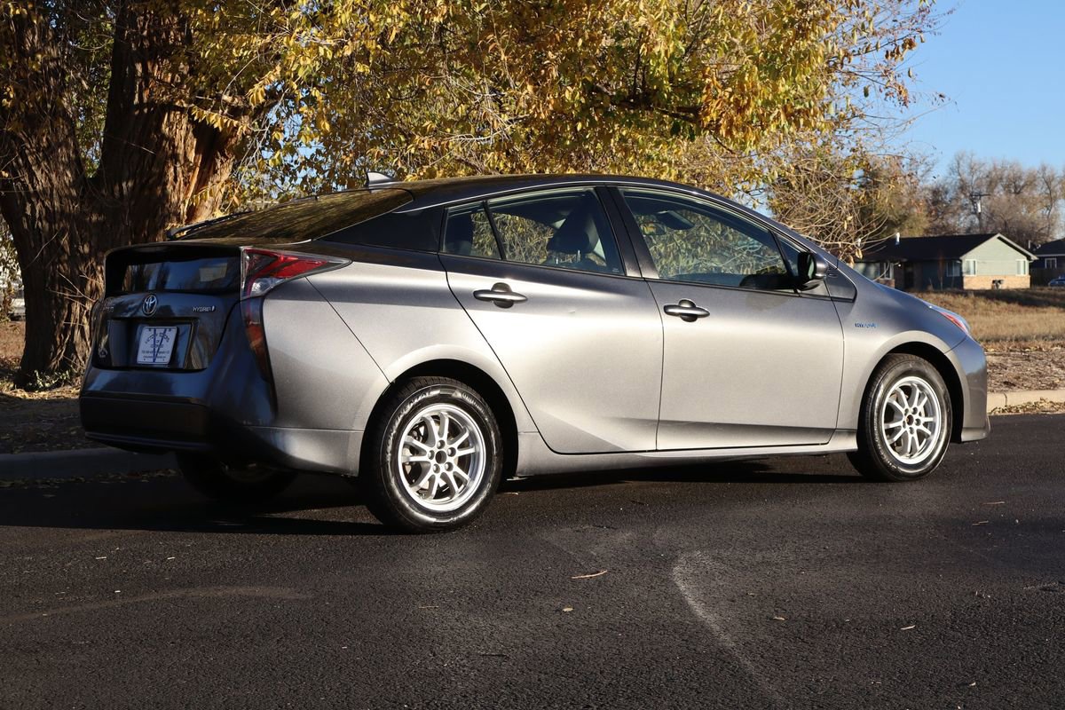 Used 2017 Toyota Prius Two image 5