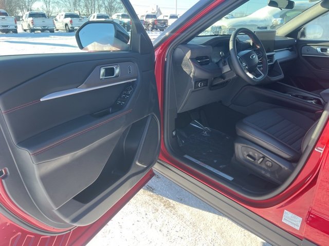 Used 2025 Ford Explorer ST-Line image 9