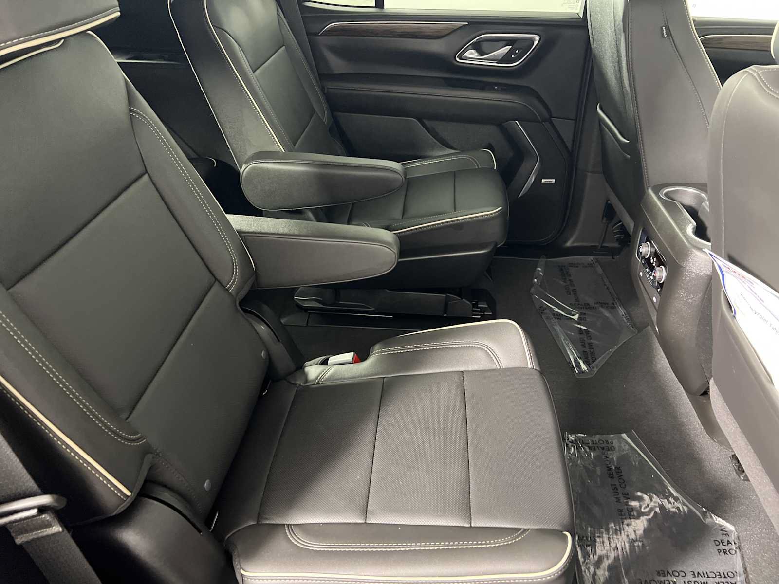 Used 2024 Chevrolet Tahoe Premier w/ Premium Package RWD image 16