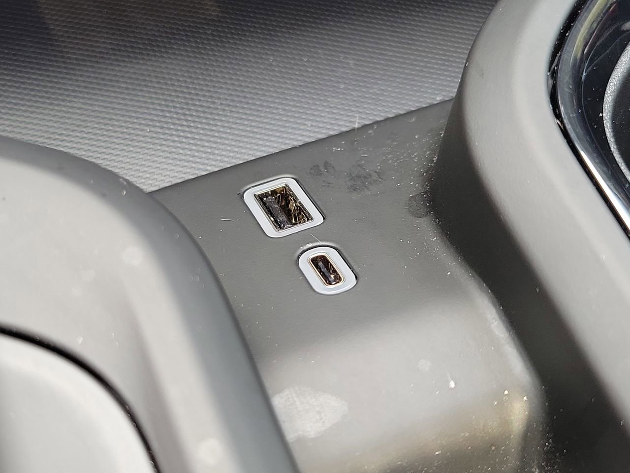 Used 2025 GMC Sierra 1500 AT4 w/ AT4 Premium Package image 28