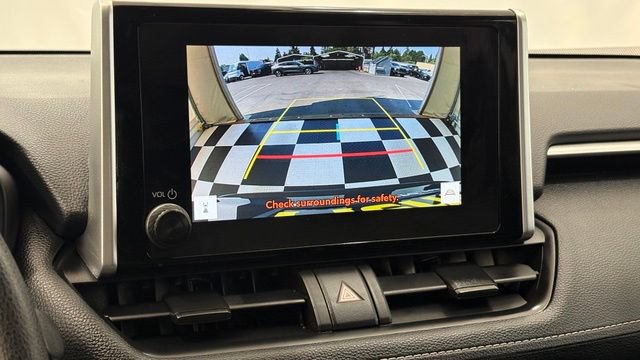 Used 2025 Toyota RAV4 XLE FWD image 36
