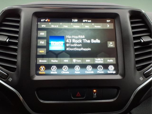 Used 2022 Jeep Cherokee Limited image 18