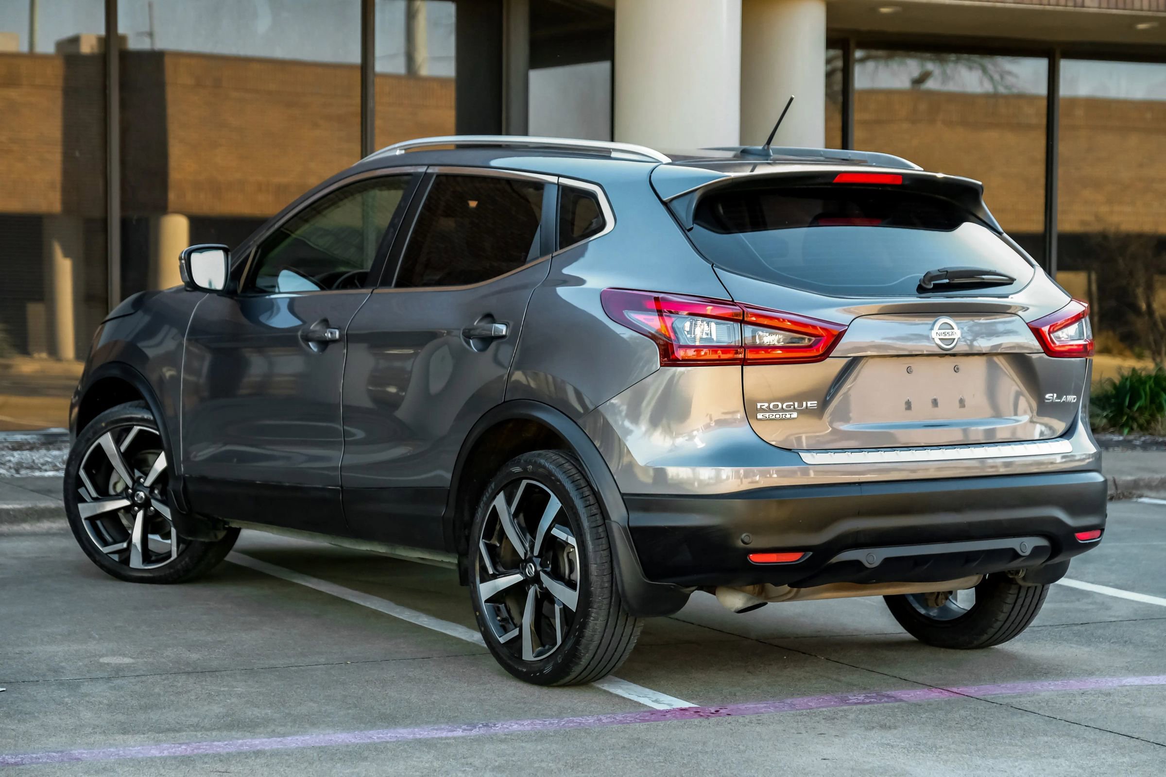 Used 2022 Nissan Rogue Sport SL AWD/4WD image 10