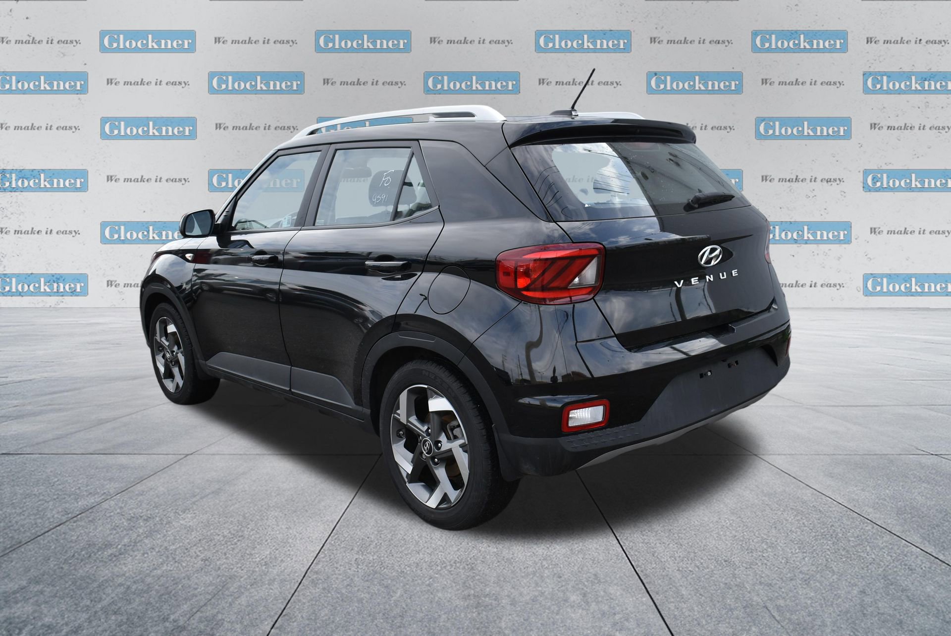 Used 2025 Hyundai Venue SEL FWD image 7