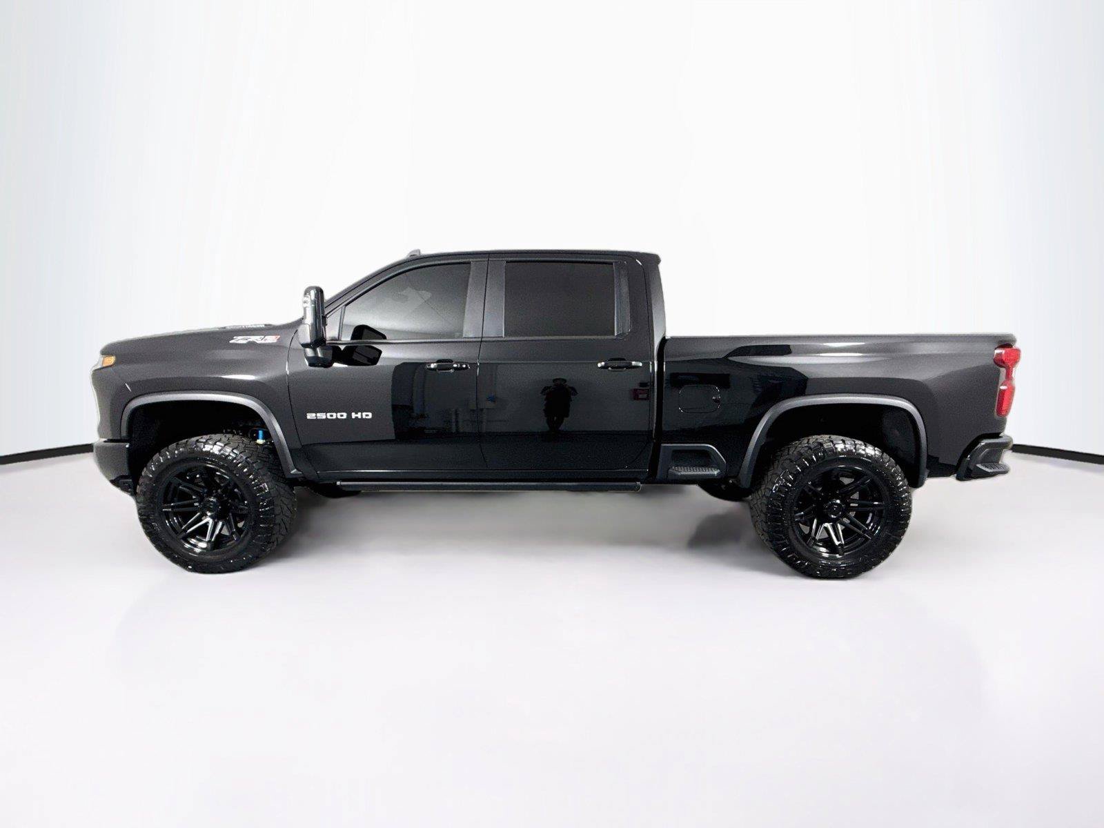 Used 2024 Chevrolet Silverado 2500 ZR2 w/ Technology Package AWD/4WD image 14