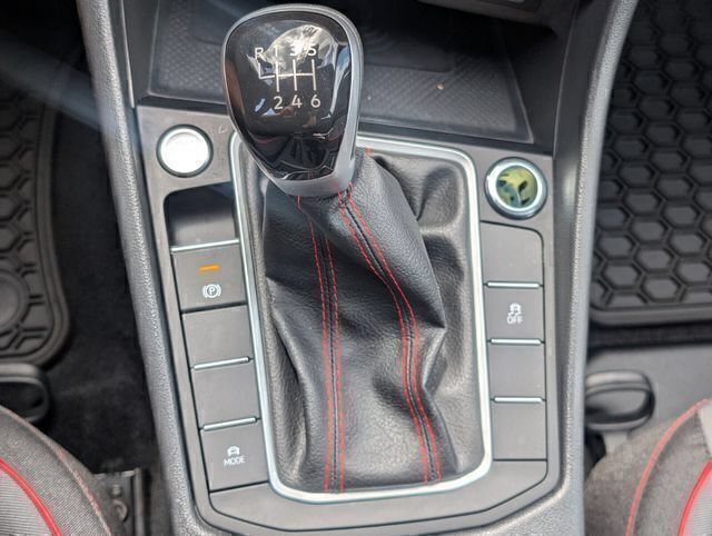 Used 2024 Volkswagen Jetta GLI 40th Anniversary Edition FWD image 23