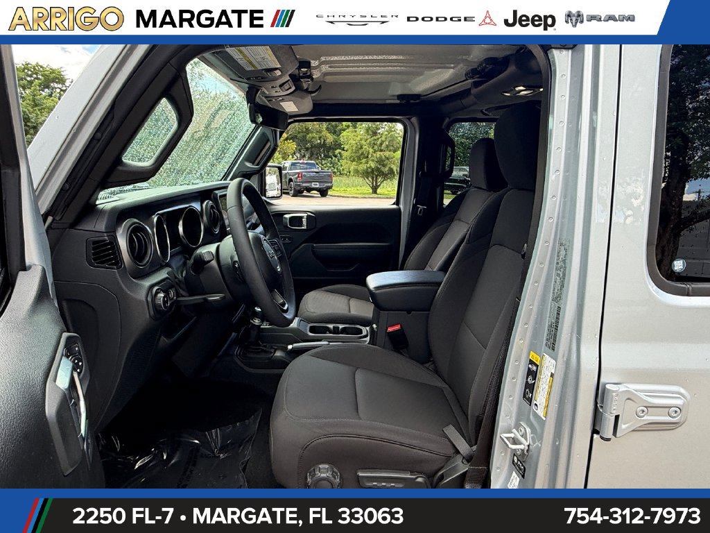 Used 2023 Jeep Gladiator Sport AWD/4WD image 9