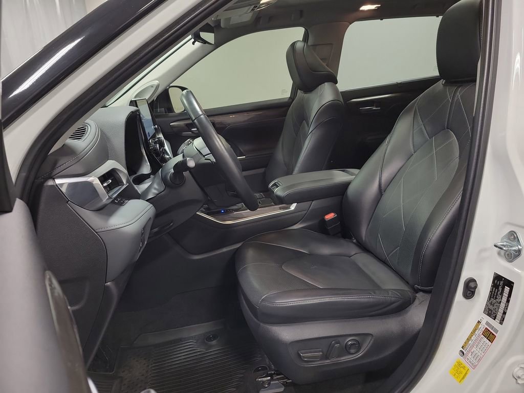 Used 2023 Toyota Highlander Platinum AWD/4WD image 13