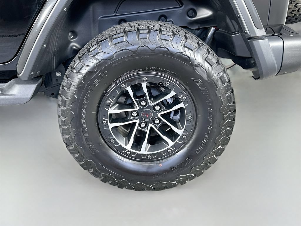 Used 2025 Jeep Wrangler Unlimited Rubicon AWD/4WD image 34