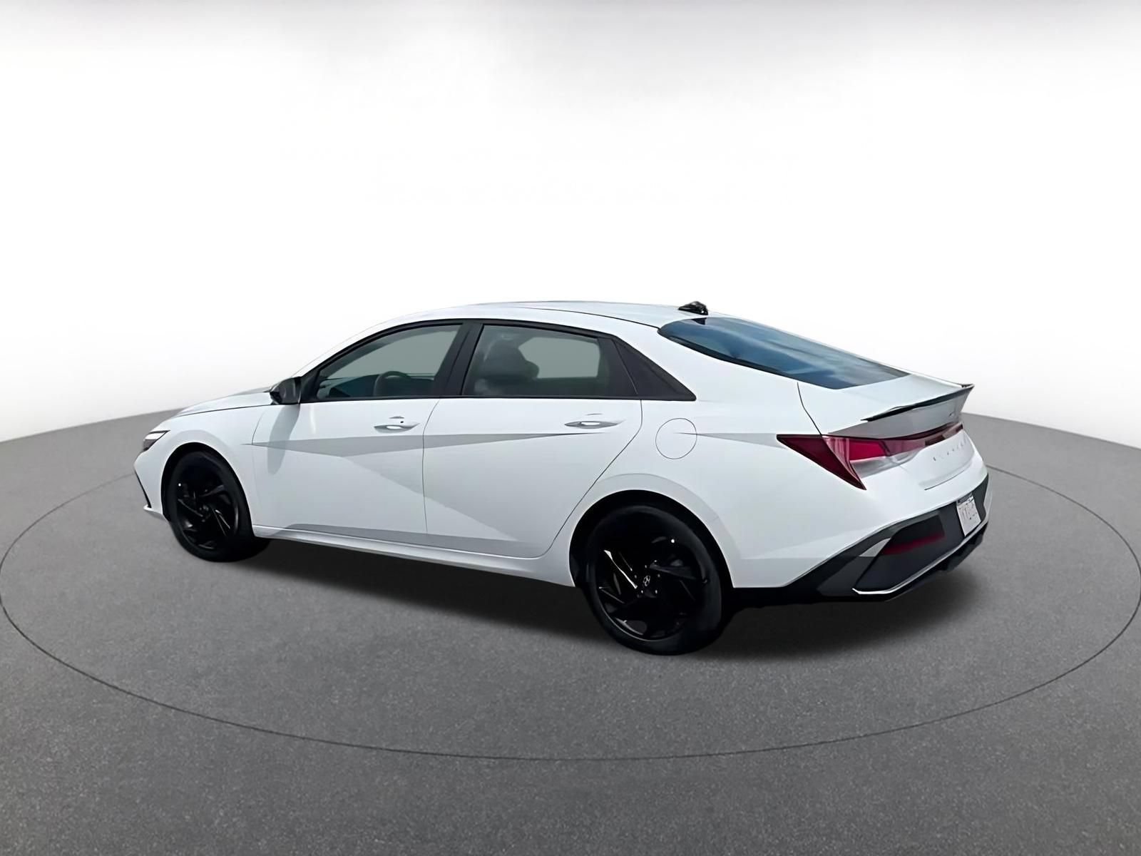 Used 2026 Hyundai Elantra Sport FWD image 12