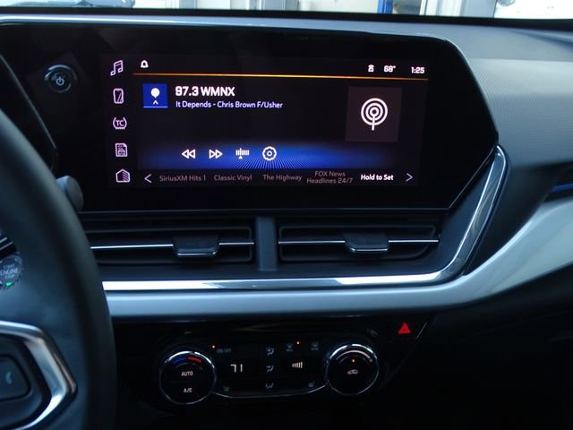 Used 2024 Chevrolet Trax LT w/ Driver Confidence Package image 31