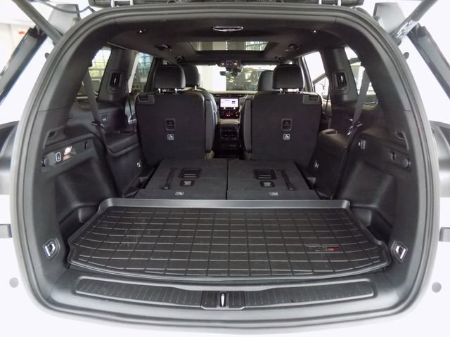 Certified 2025 Jeep Grand Cherokee L Limited w/ Black Appearance Package image 37