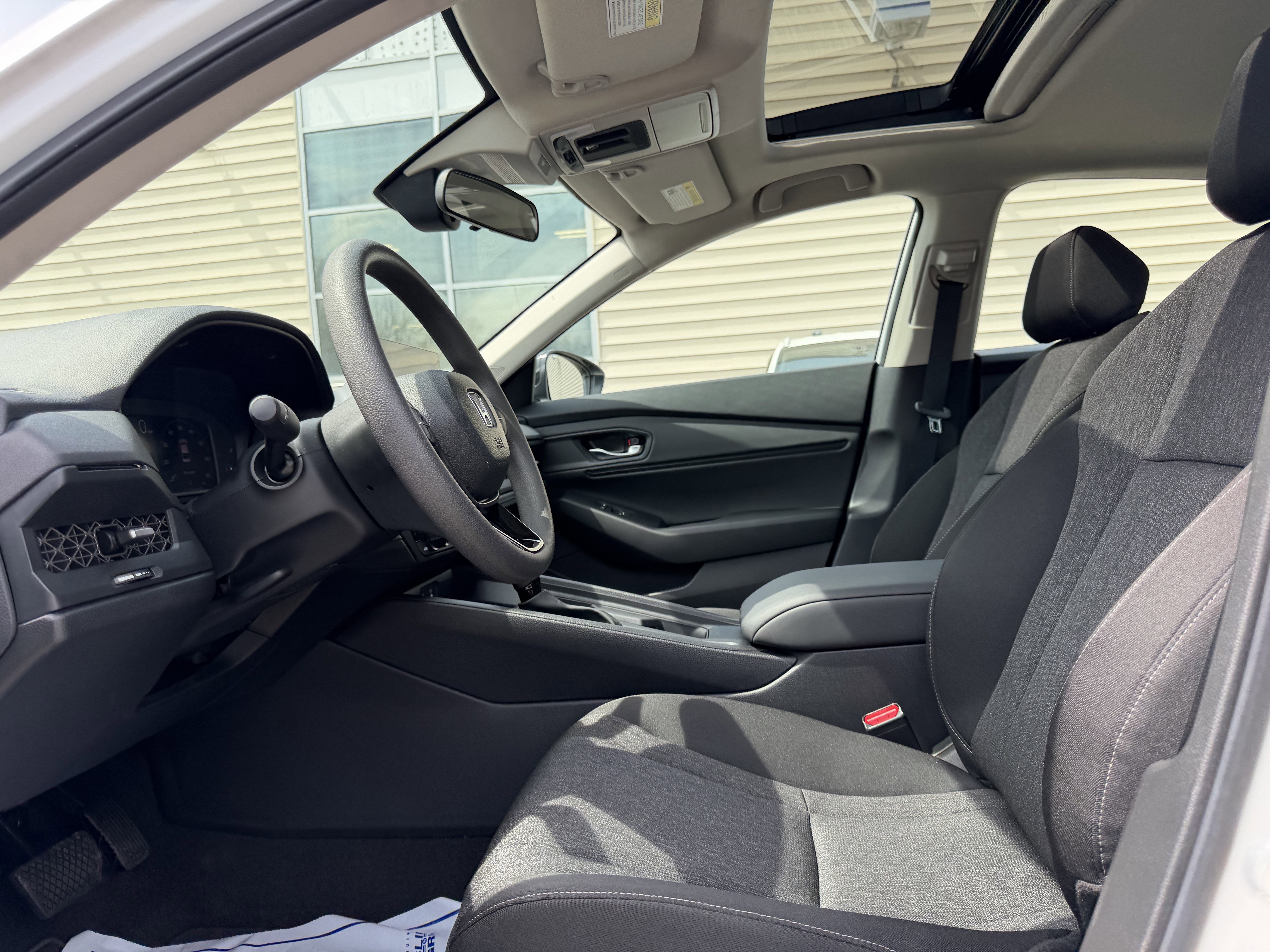 Used 2025 Honda Accord SE image 15