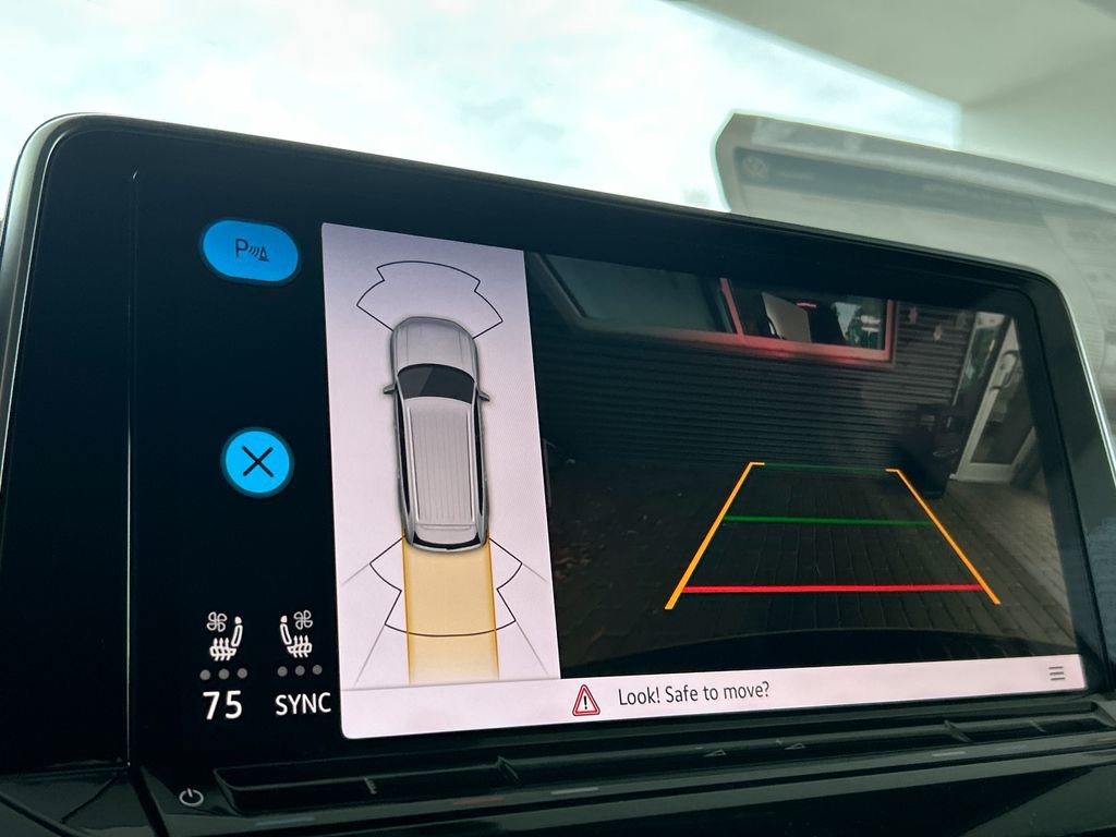 New 2026 Volkswagen Atlas SE image 28