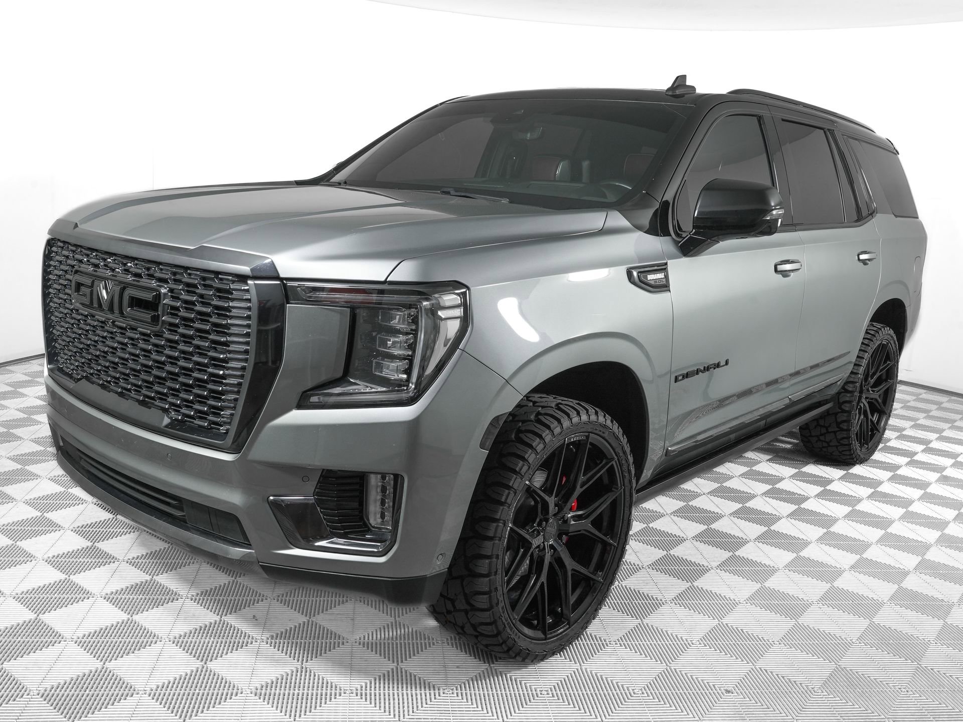 Used 2023 GMC Yukon Denali Ultimate AWD/4WD image 9