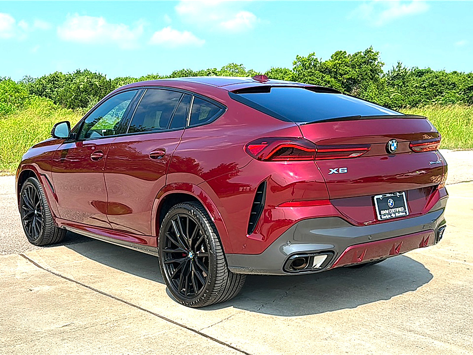 Certified 2025 BMW X6 xDrive40i w/ Climate Comfort Package AWD/4WD image 6