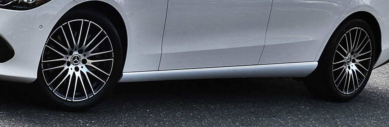 Used 2025 Mercedes-Benz C 300 4MATIC Sedan image 28