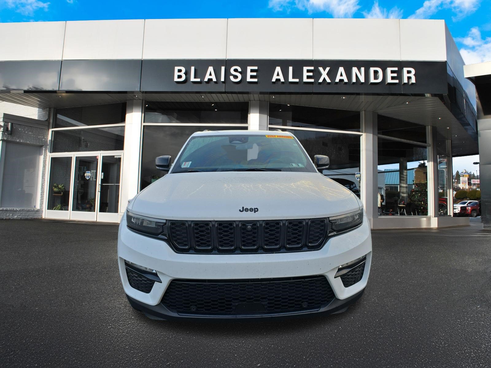 Used 2024 Jeep Grand Cherokee Limited w/ Luxury Tech Group II AWD/4WD image 10