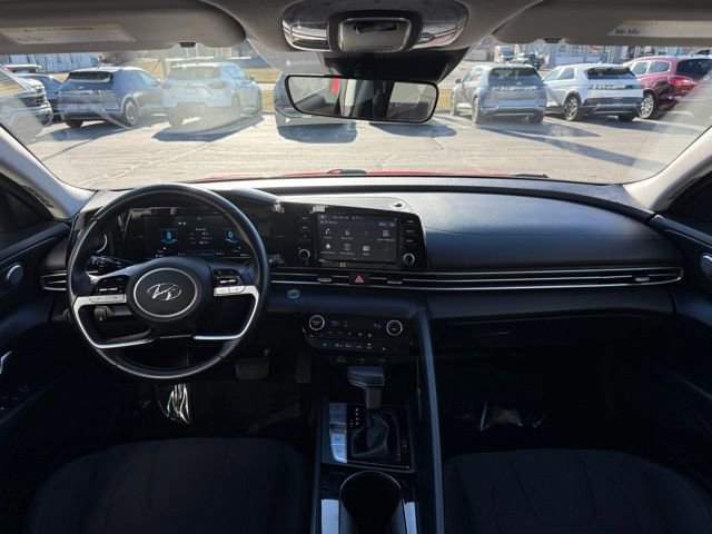 Used 2021 Hyundai Elantra SEL w/ Convenience Package image 19