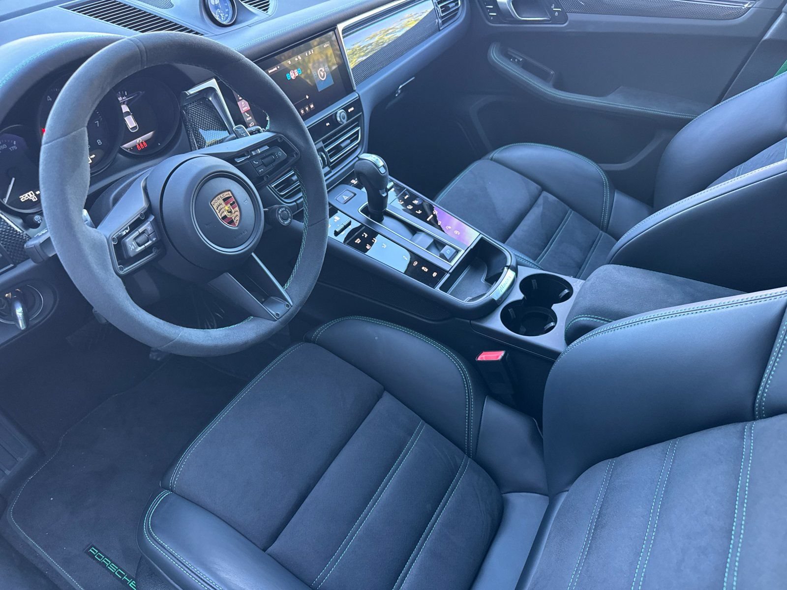 Certified 2026 Porsche Macan GTS AWD/4WD image 5