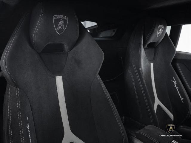 Used 2018 Lamborghini Huracan Performante AWD/4WD image 36
