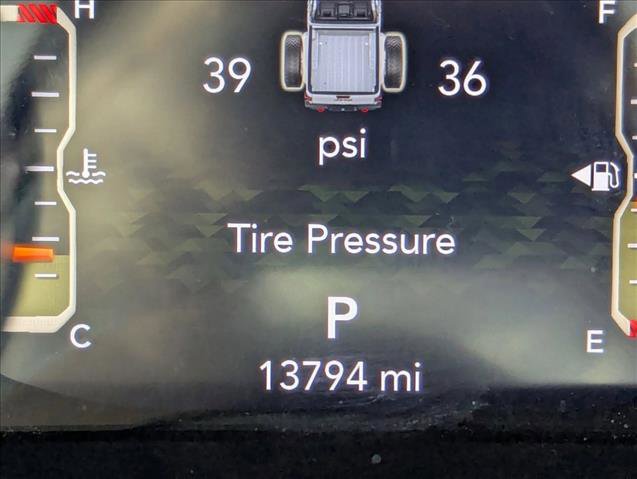 Used 2024 Jeep Gladiator Rubicon image 10