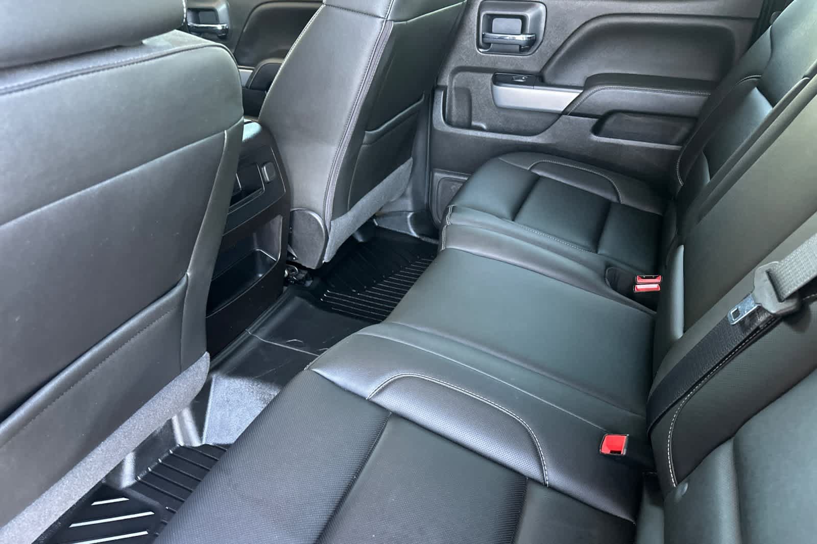 Used 2018 Chevrolet Silverado 1500 LTZ Z71 w/ Redline Edition AWD/4WD image 4