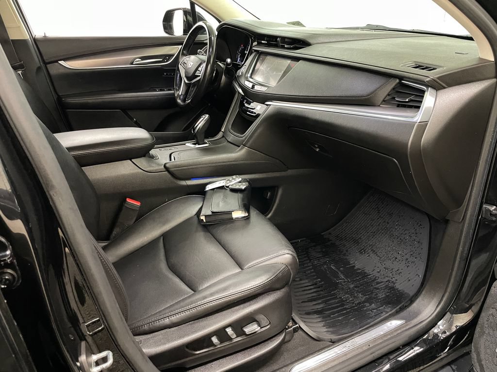 Used 2018 Cadillac XT5 Luxury w/ Driver Awareness Package AWD/4WD image 36