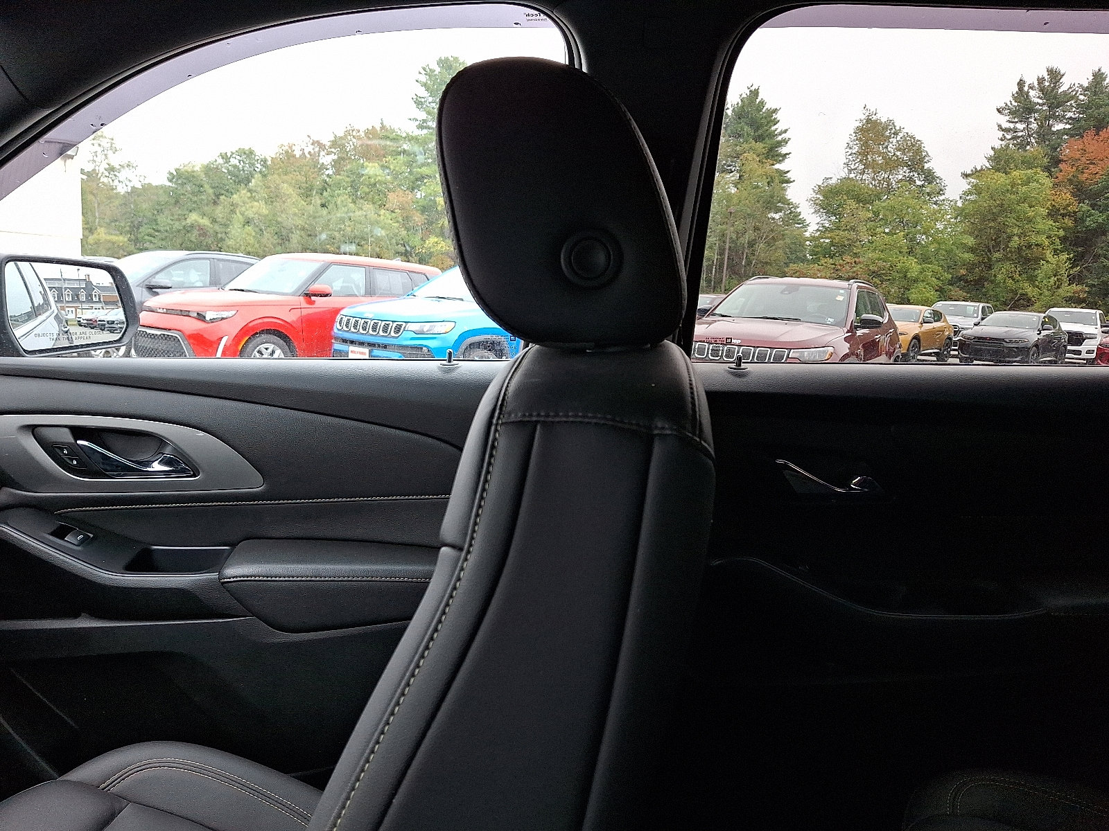 Used 2023 Chevrolet Traverse LT w/ LT Premium Package image 17