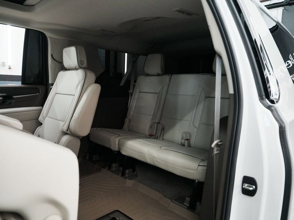 Used 2024 GMC Yukon XL Denali w/ Advanced Technology Package image 30
