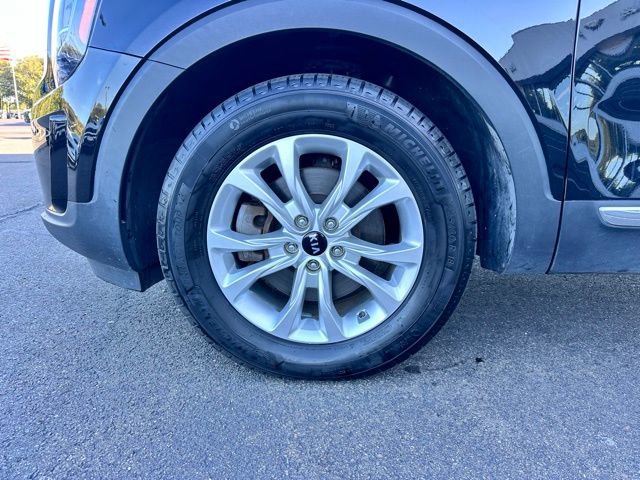 Used 2021 Kia Telluride LX image 31