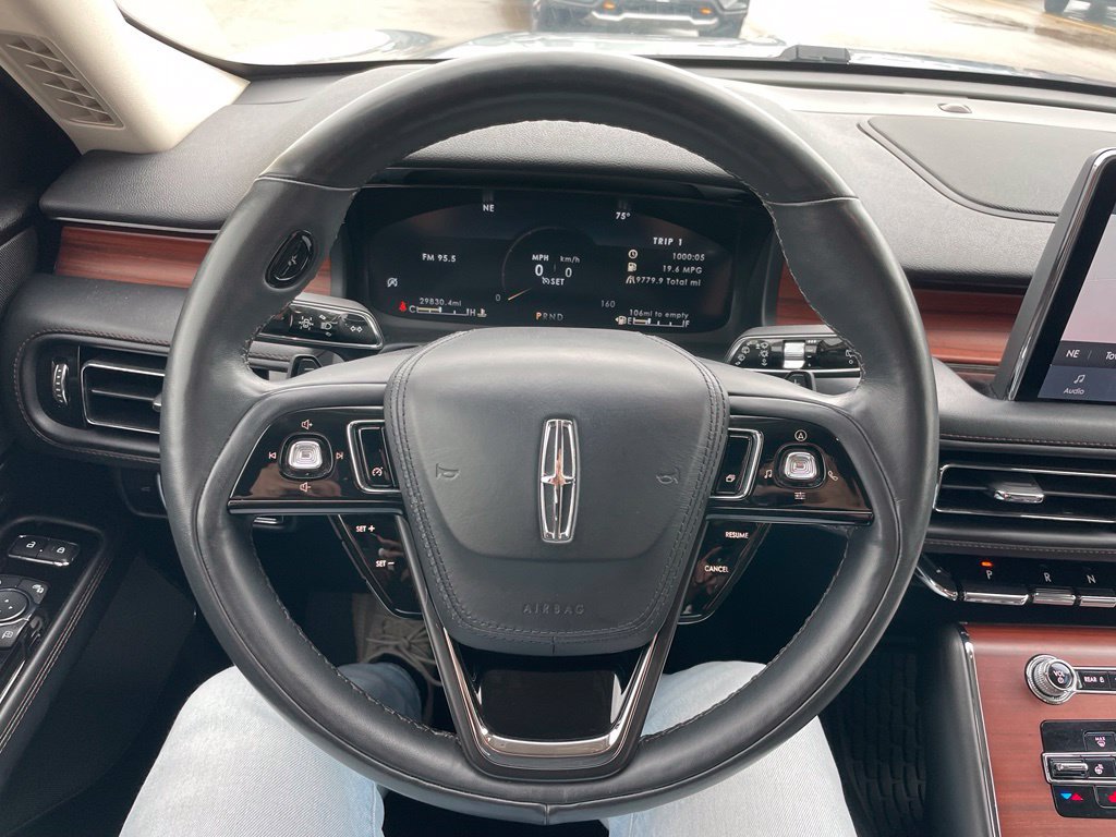 Used 2023 Lincoln Aviator Reserve AWD/4WD image 27