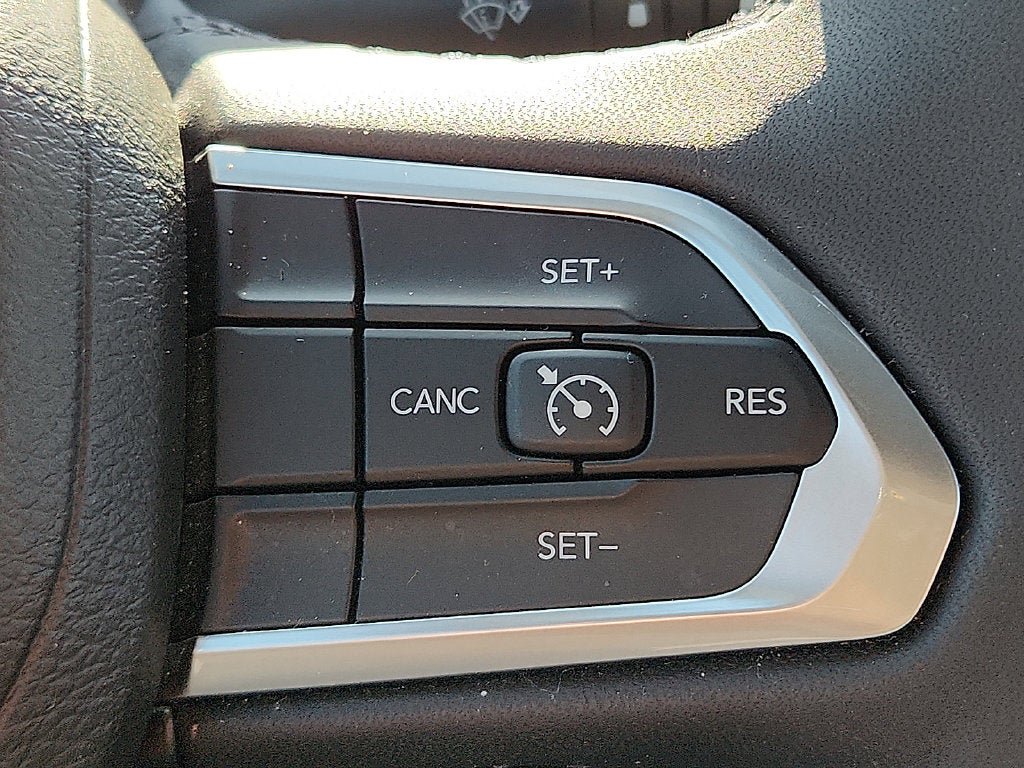 Used 2025 Jeep Compass Latitude AWD/4WD image 28