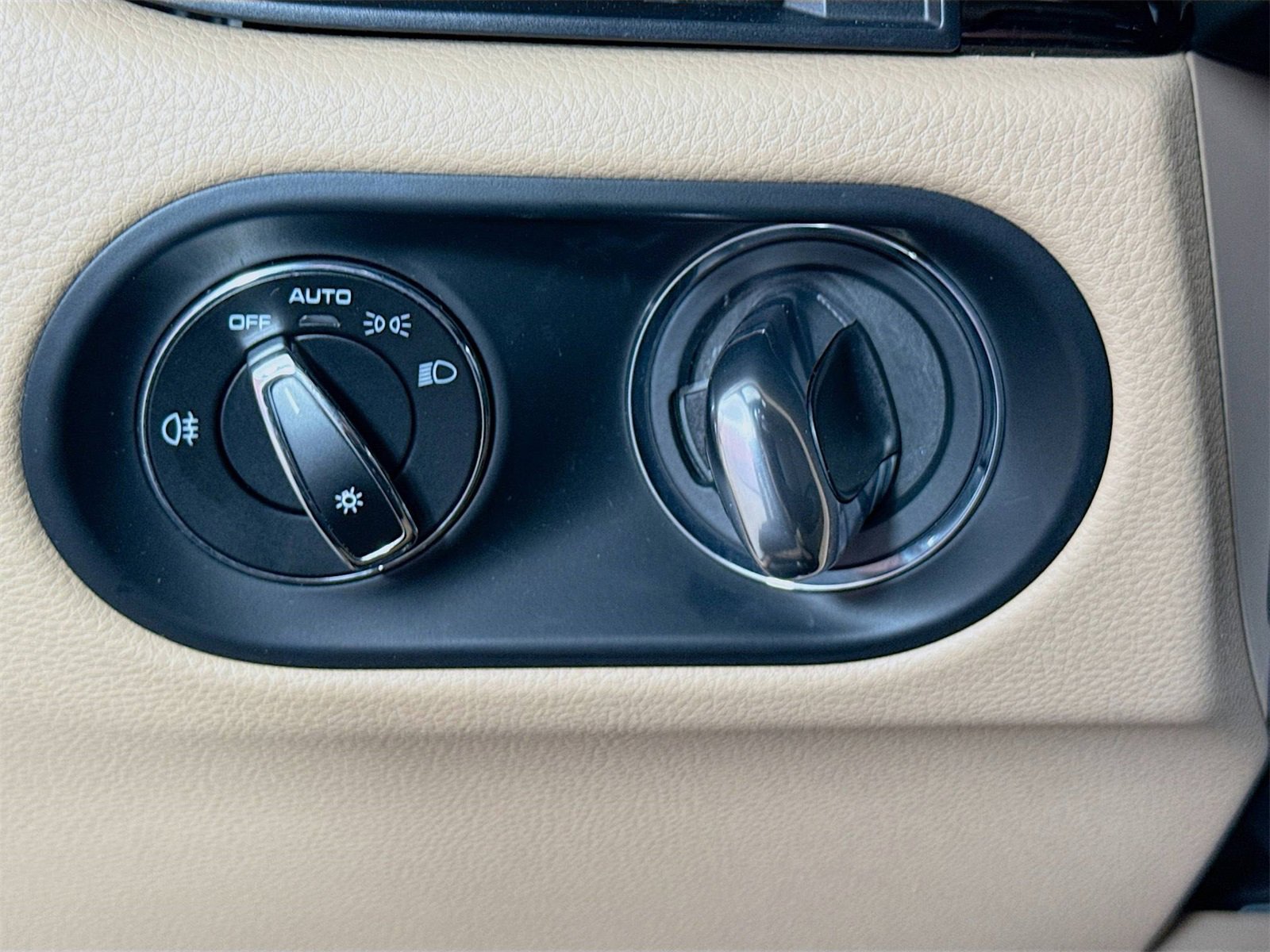 Used 2022 Porsche Macan image 11