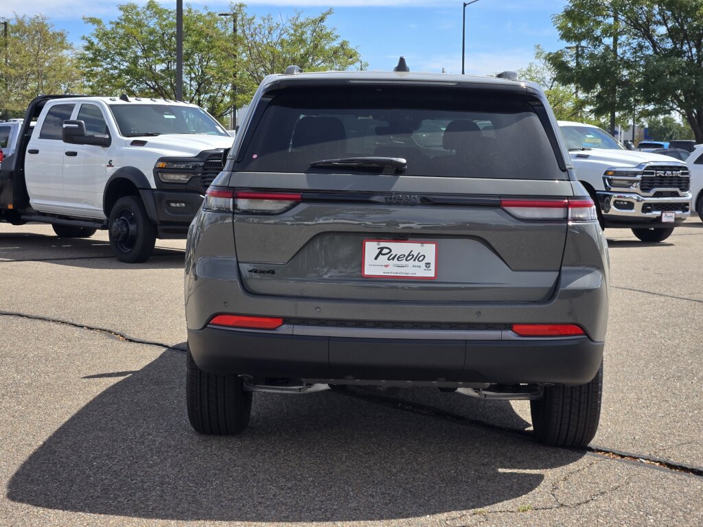 New 2027 Jeep Grand Cherokee Altitude AWD/4WD image 4