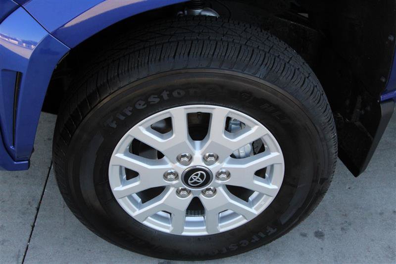 Used 2025 Toyota Tacoma SR5 AWD/4WD image 26