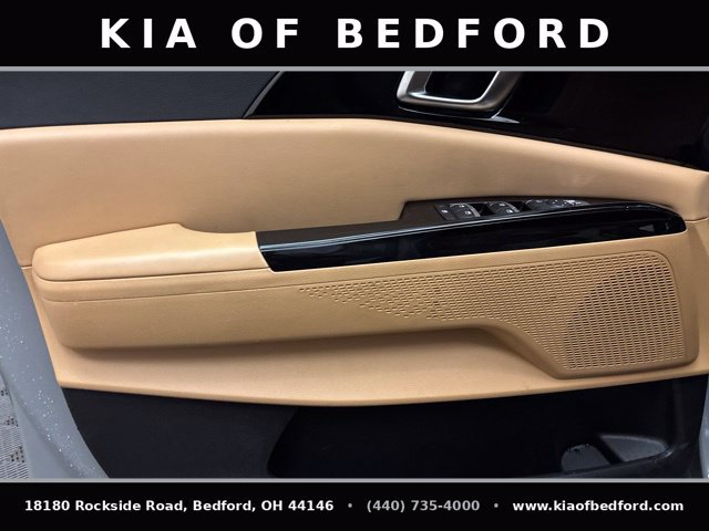 Certified 2024 Kia Carnival EX FWD image 12