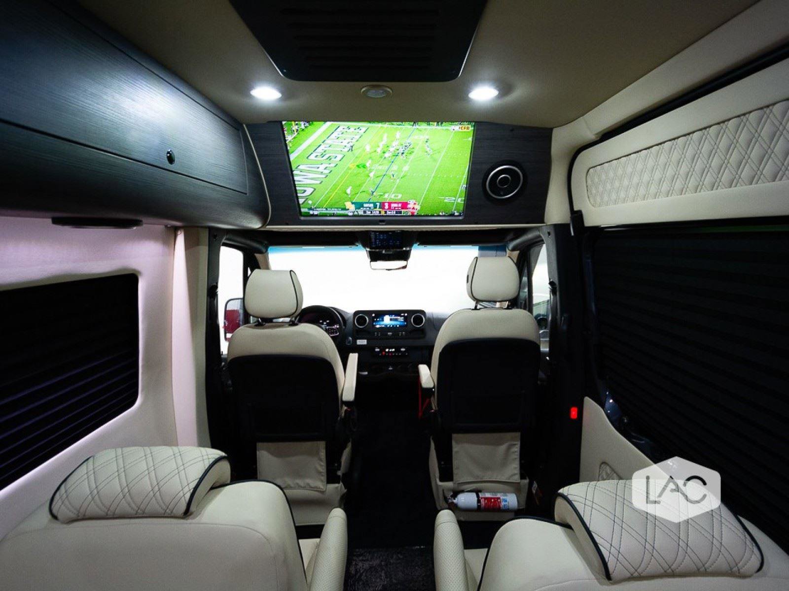 Used 2024 Mercedes-Benz Sprinter 3500 image 26