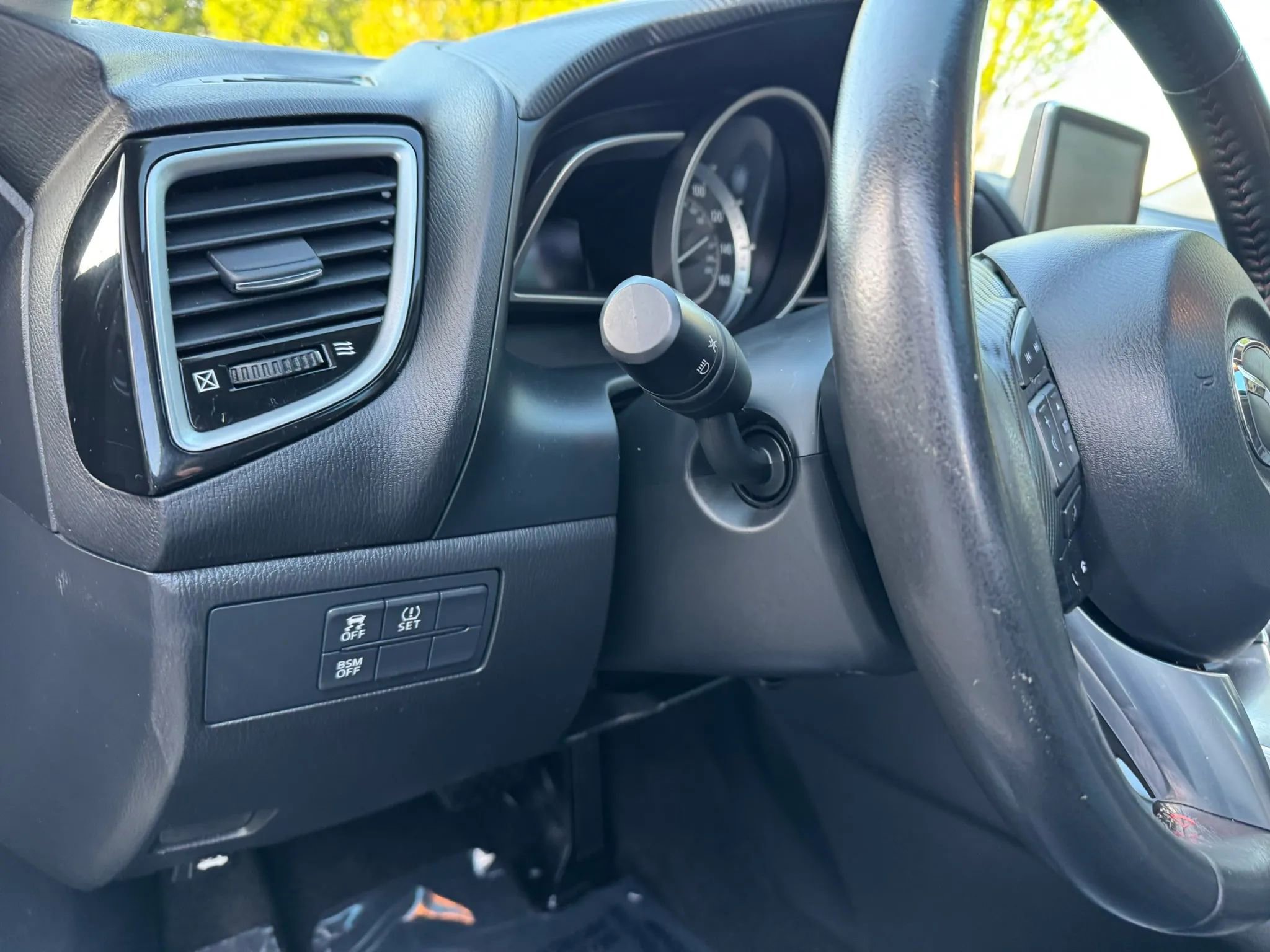 Used 2016 MAZDA MAZDA3 i Grand Touring FWD image 25