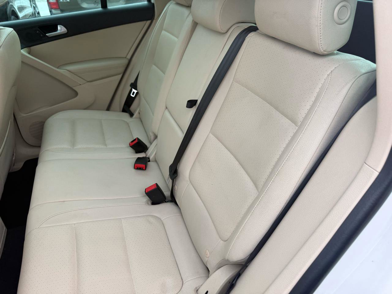 Used 2016 Volkswagen Tiguan SE image 38