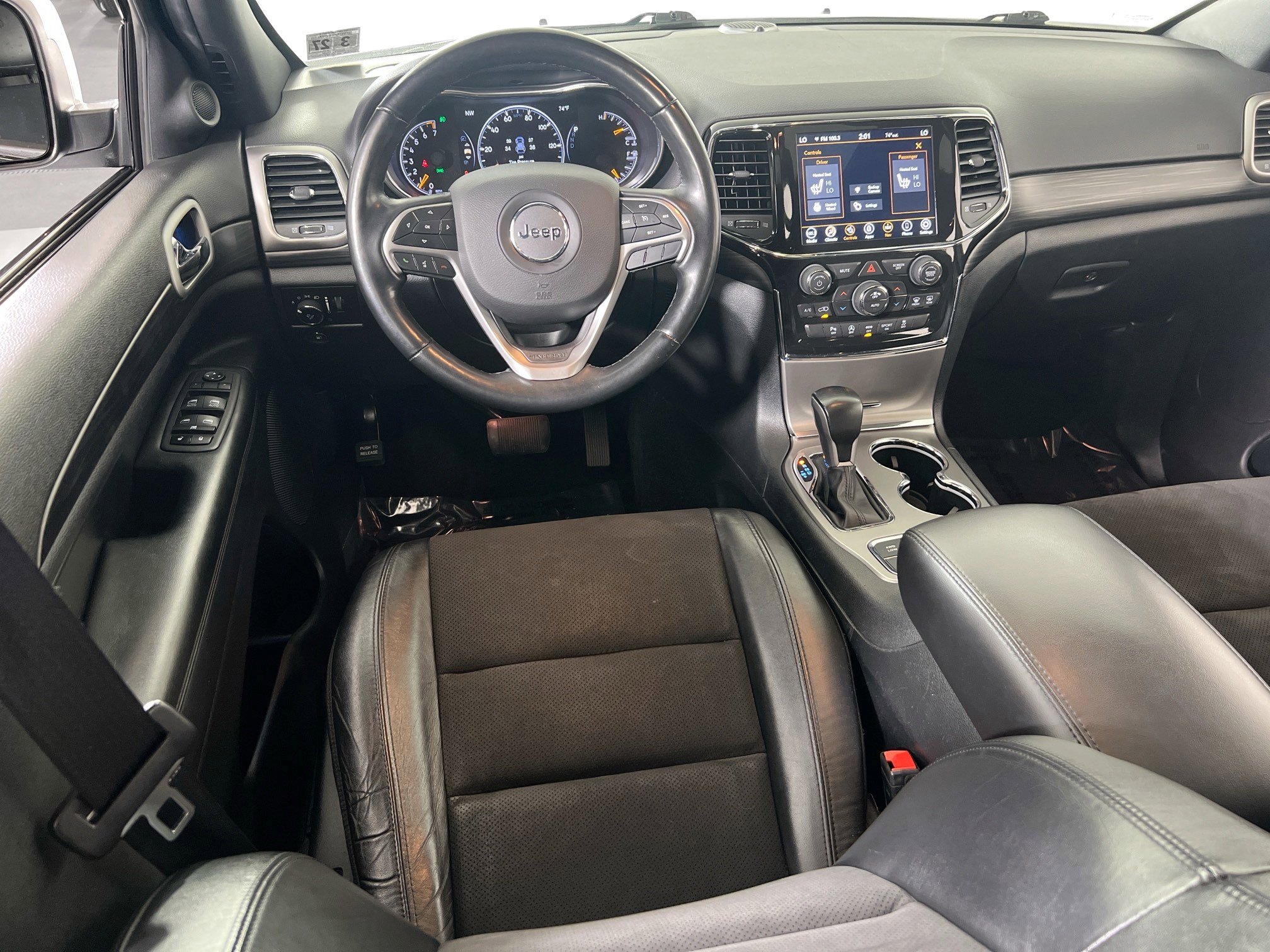 Used 2022 Jeep Grand Cherokee Laredo X image 23