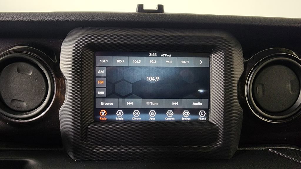 Used 2019 Jeep Wrangler Unlimited Sport image 23