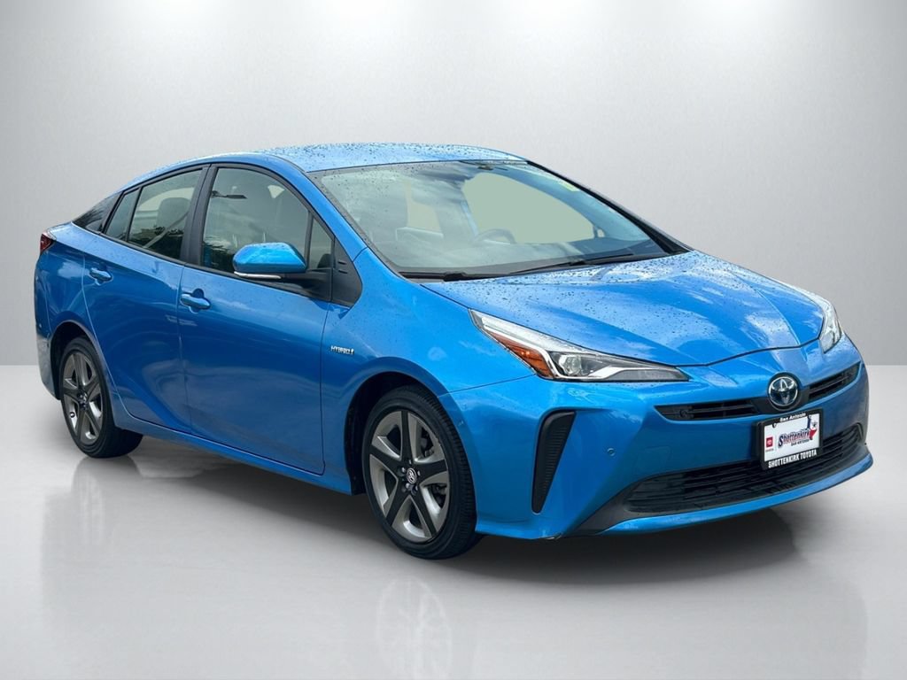 Certified 2021 Toyota Prius XLE FWD image 3