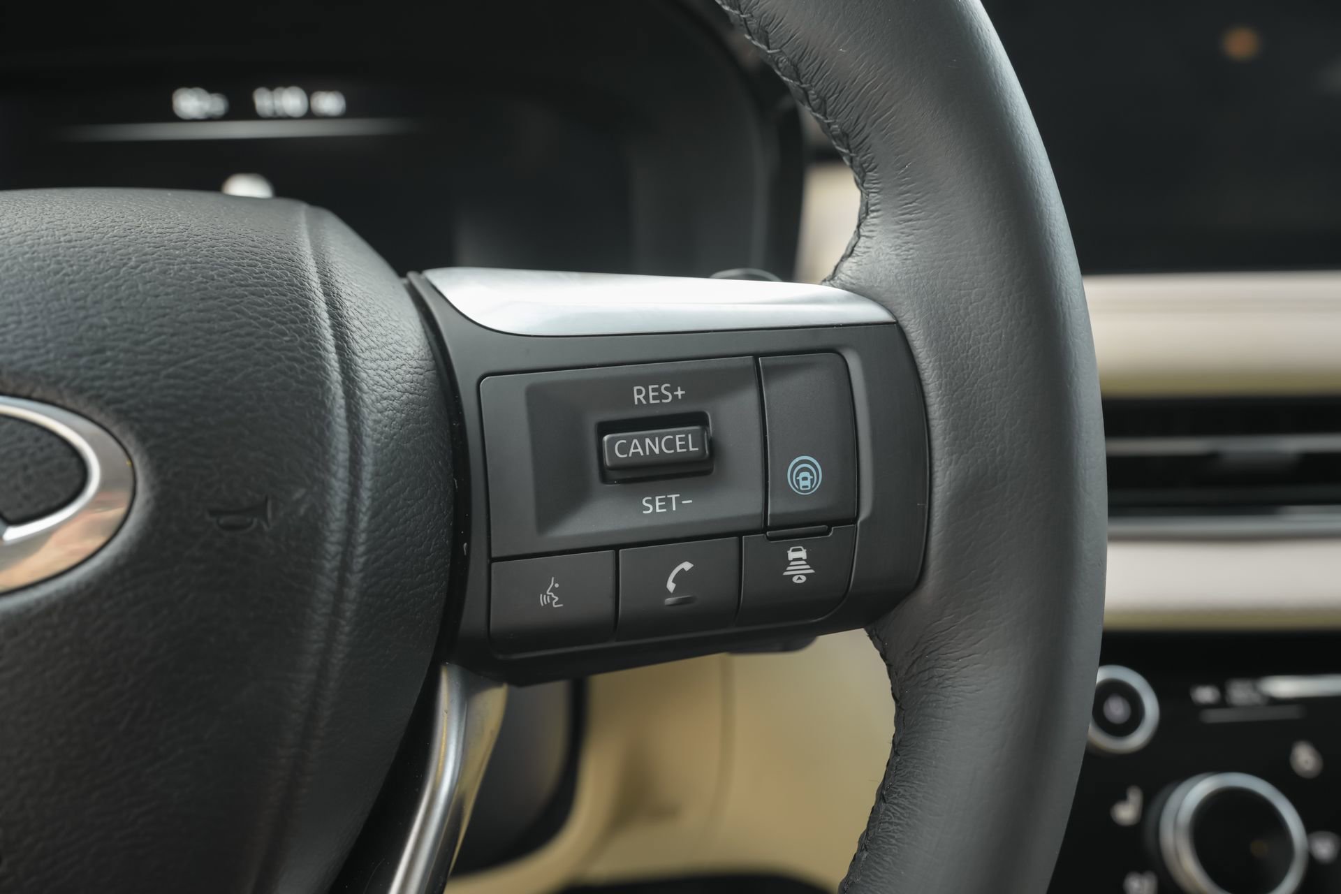 Used 2023 INFINITI QX60 Luxe image 17