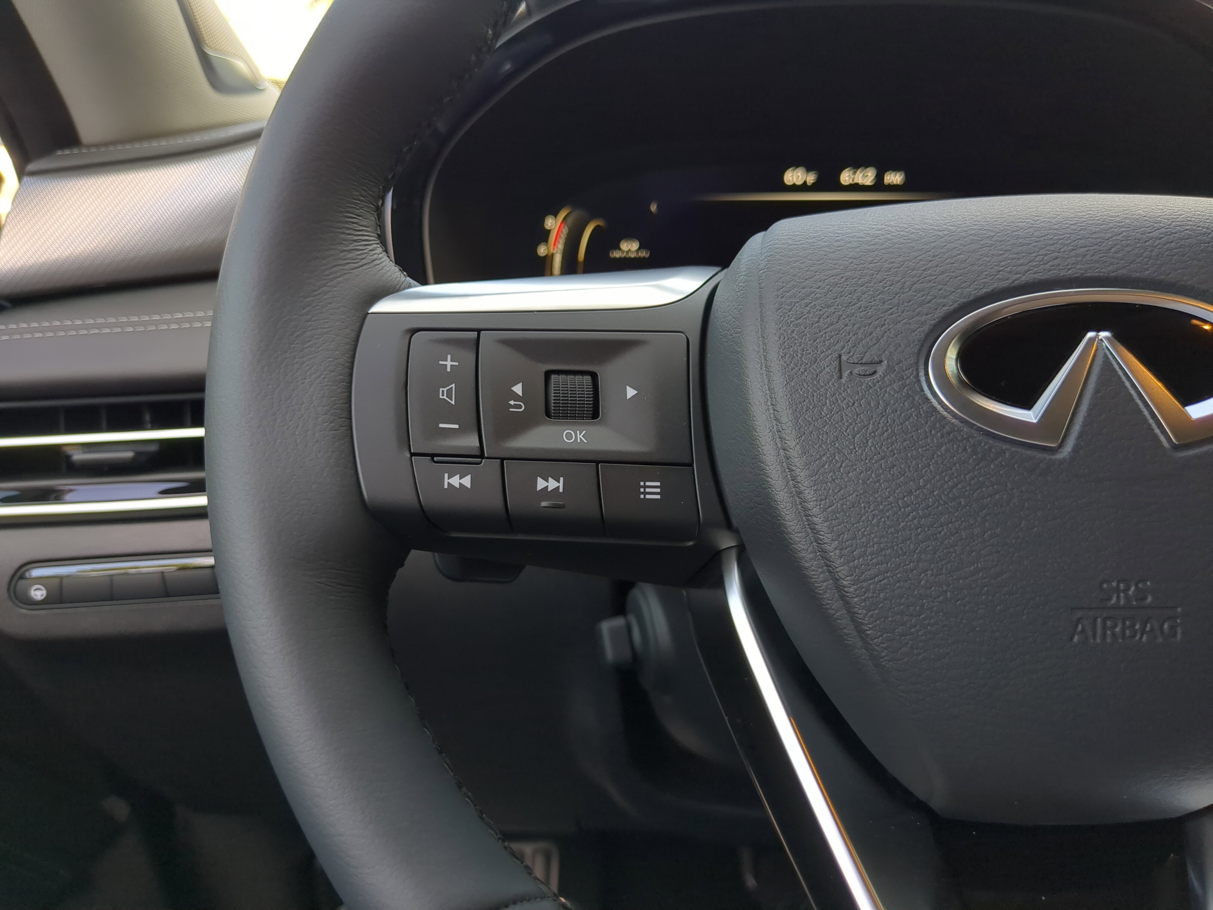 New 2026 INFINITI QX60 Luxe w/ Cargo Package image 30