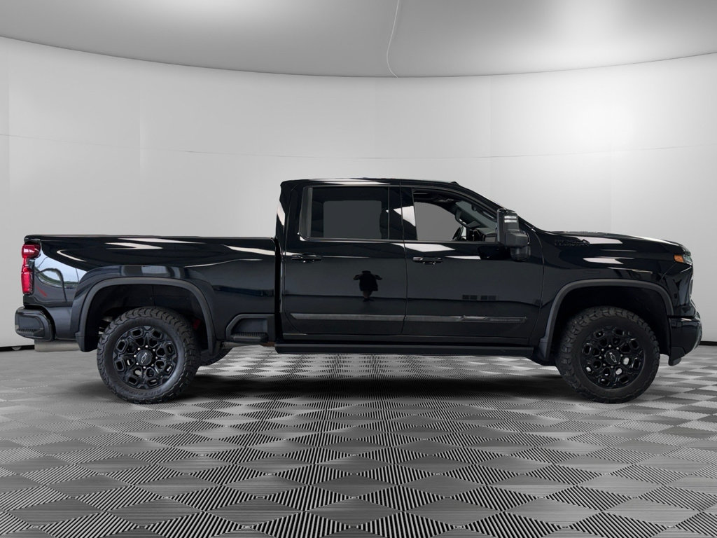 Used 2024 Chevrolet Silverado 2500 High Country w/ High Country Premium Package AWD/4WD image 9